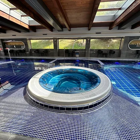 Апартамент St Ivan Rilski & Pool Getaway Банско